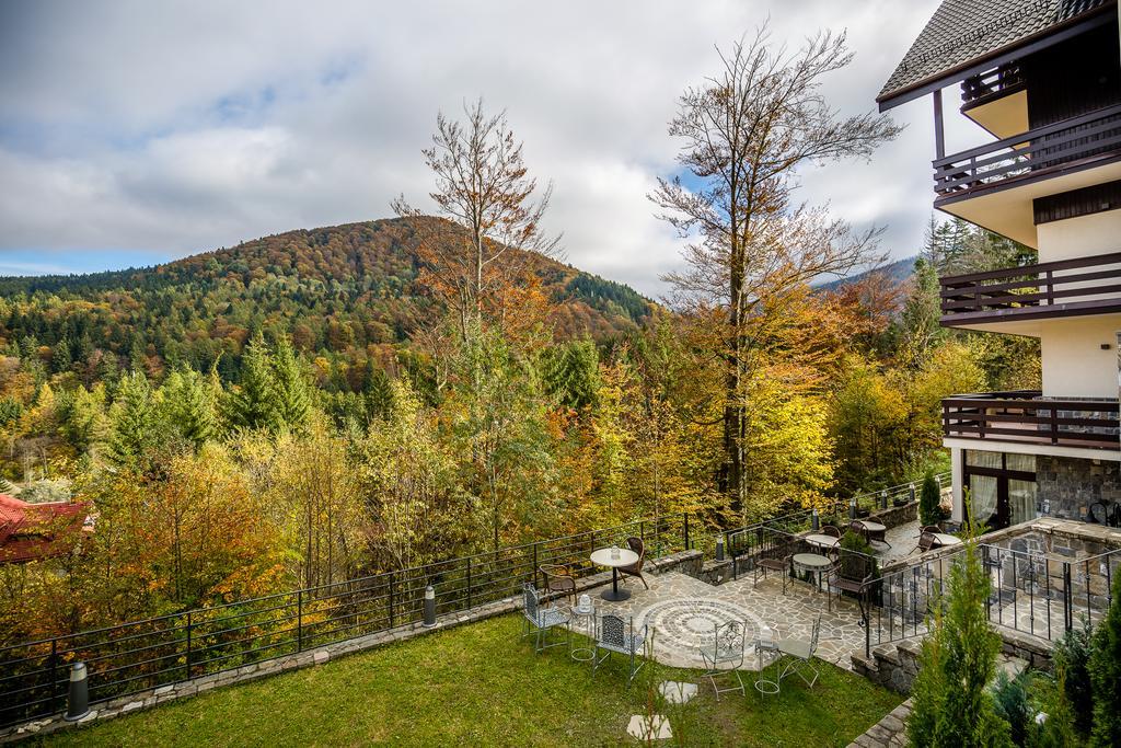 Hotel Boutique Belvedere Sinaia Exteriör bild