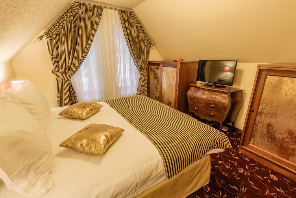 Hotel Boutique Belvedere Sinaia Exteriör bild