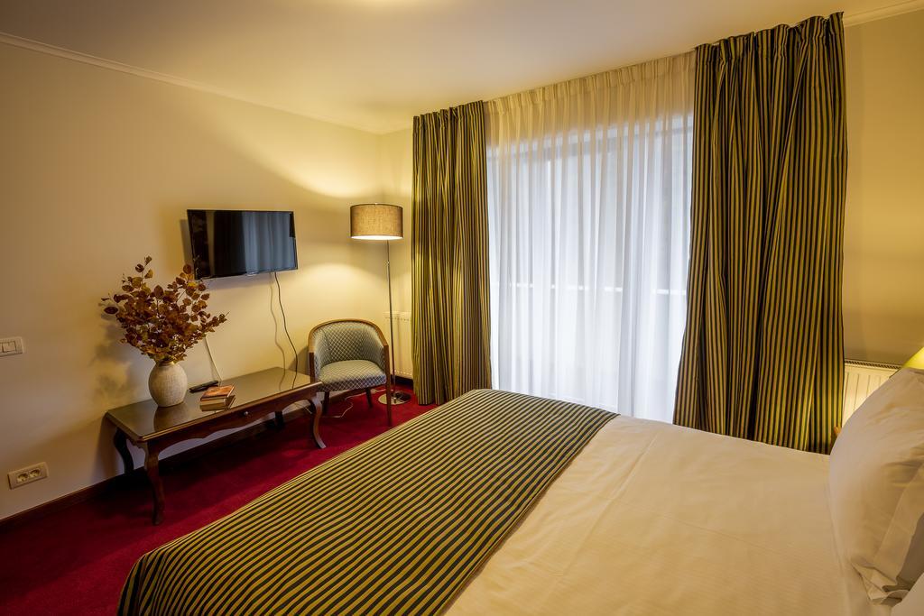 Hotel Boutique Belvedere Sinaia Exteriör bild