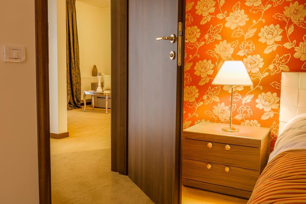 Hotel Boutique Belvedere Sinaia Exteriör bild