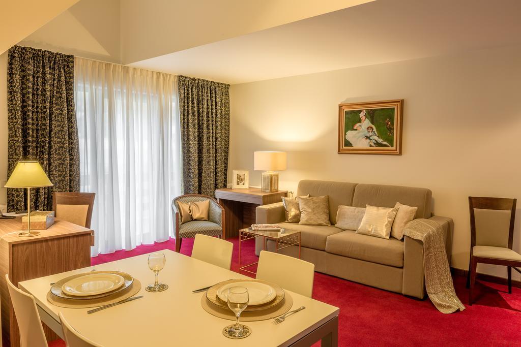 Hotel Boutique Belvedere Sinaia Exteriör bild