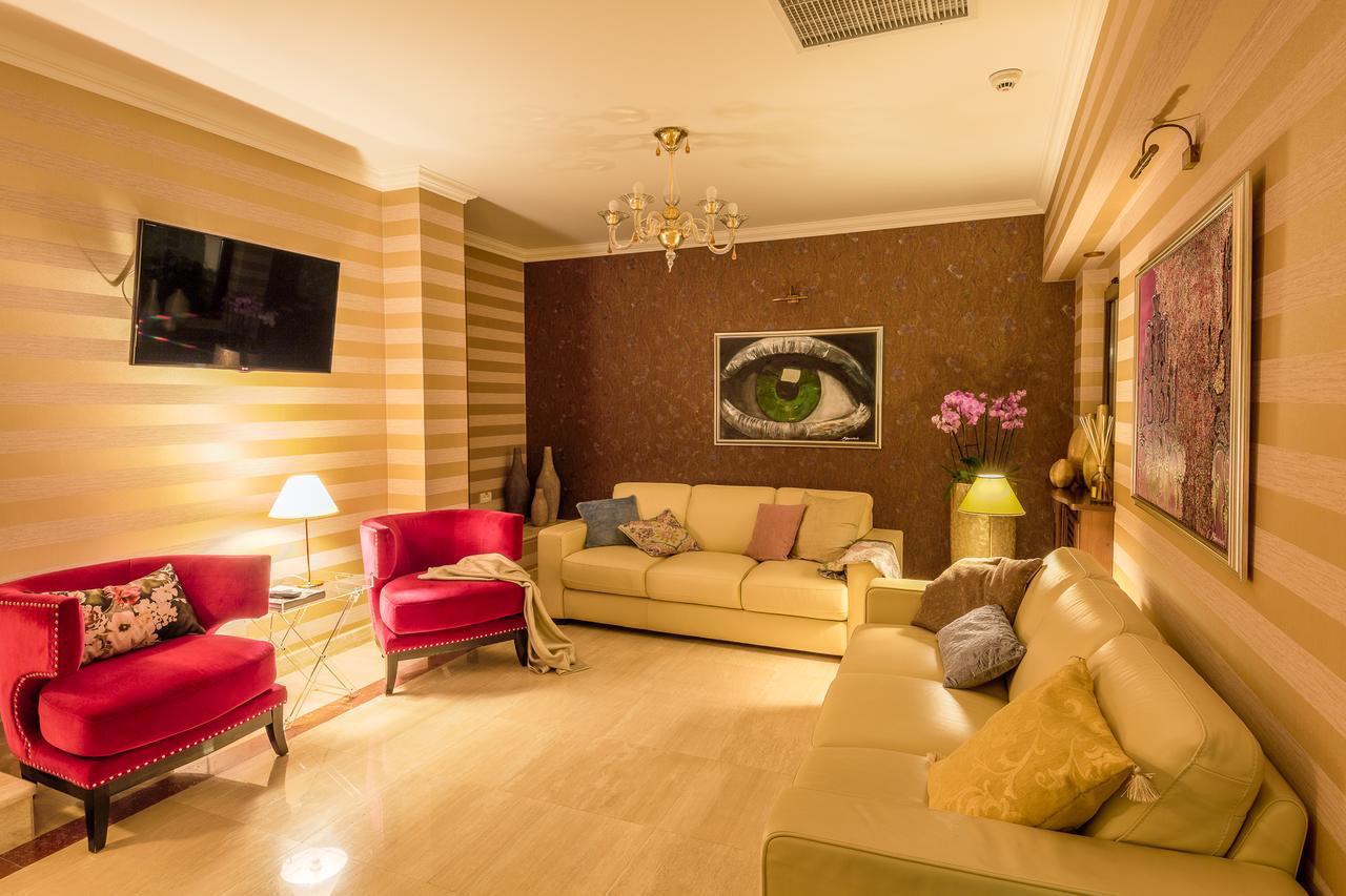 Hotel Boutique Belvedere Sinaia Exteriör bild